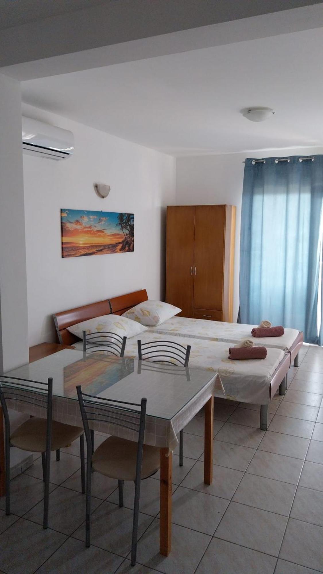 אומיס Apartments Zemunik מראה חיצוני תמונה