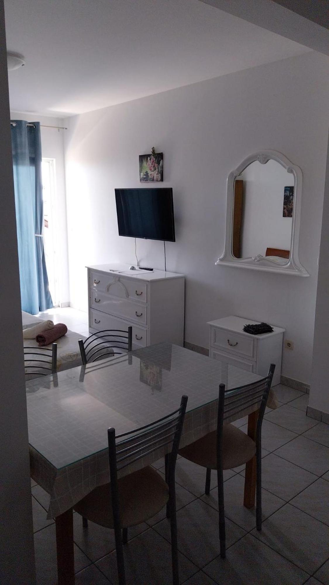 אומיס Apartments Zemunik מראה חיצוני תמונה